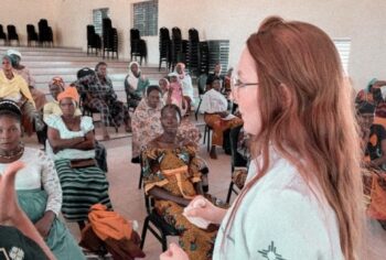 Missionária ora por muçulmana na África e descobre que ela era uma cristã ‘escondida’